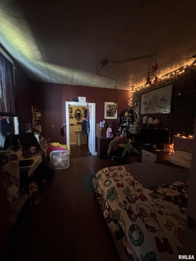 1002 FERRY Street, Metropolis, Illinois 62960, 3 Bedrooms Bedrooms, 0 ,1 BathroomBathrooms,Residential,For Sale,FERRY,0,RMAEB459571
