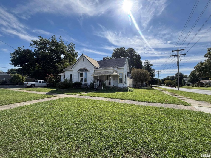 1002 FERRY Street, Metropolis, Illinois 62960, 3 Bedrooms Bedrooms, 0 ,1 BathroomBathrooms,Residential,For Sale,FERRY,0,RMAEB459571