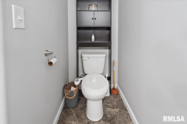 15702 Jadin Road, Marion, Illinois 62959, 3 Bedrooms Bedrooms, 0 ,2 BathroomsBathrooms,Residential,For Sale,Jadin,0,RMAEB459575