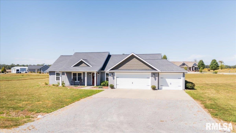 15702 Jadin Road, Marion, Illinois 62959, 3 Bedrooms Bedrooms, 0 ,2 BathroomsBathrooms,Residential,For Sale,Jadin,0,RMAEB459575