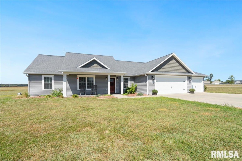 15702 Jadin Road, Marion, Illinois 62959, 3 Bedrooms Bedrooms, 0 ,2 BathroomsBathrooms,Residential,For Sale,Jadin,0,RMAEB459575
