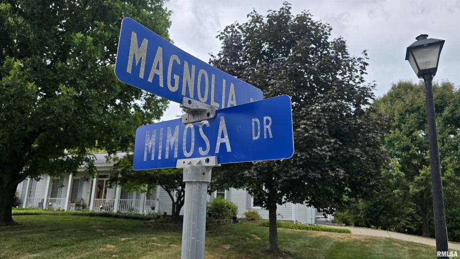 101 MIMOSA Drive, Anna, Illinois 62906, 3 Bedrooms Bedrooms, 0 ,3 BathroomsBathrooms,Residential,For Sale,MIMOSA,0,RMAEB459580