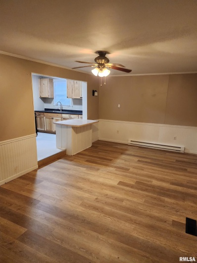 611 CHERRY Street, Carbondale, Illinois 62901, 4 Bedrooms Bedrooms, 0 ,1 BathroomBathrooms,Residential,For Sale,CHERRY,0,RMAEB459581