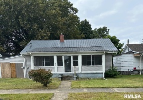 404 7TH Street, Metropolis, Illinois 62960, 3 Bedrooms Bedrooms, 0 ,1 BathroomBathrooms,Residential,For Sale,7TH,0,RMAEB459577