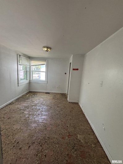 404 7TH Street, Metropolis, Illinois 62960, 3 Bedrooms Bedrooms, 0 ,1 BathroomBathrooms,Residential,For Sale,7TH,0,RMAEB459577