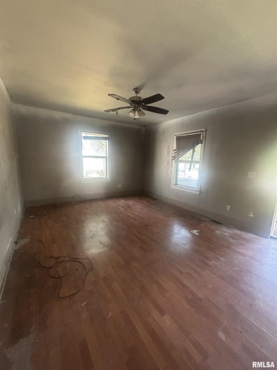 404 7TH Street, Metropolis, Illinois 62960, 3 Bedrooms Bedrooms, 0 ,1 BathroomBathrooms,Residential,For Sale,7TH,0,RMAEB459577