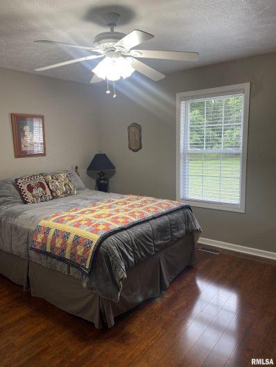 117 Jeremy Drive, Carterville, Illinois 62918, 3 Bedrooms Bedrooms, 0 ,2 BathroomsBathrooms,Residential,For Sale,Jeremy,0,RMAQC4267009