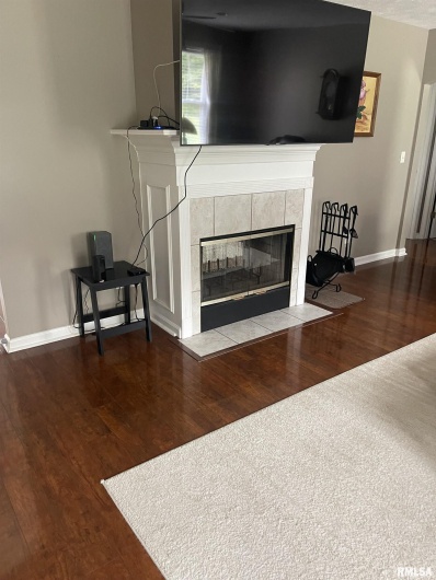 117 Jeremy Drive, Carterville, Illinois 62918, 3 Bedrooms Bedrooms, 0 ,2 BathroomsBathrooms,Residential,For Sale,Jeremy,0,RMAQC4267009