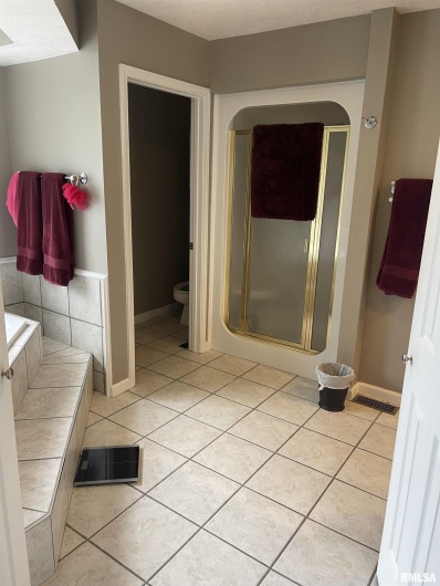 117 Jeremy Drive, Carterville, Illinois 62918, 3 Bedrooms Bedrooms, 0 ,2 BathroomsBathrooms,Residential,For Sale,Jeremy,0,RMAQC4267009