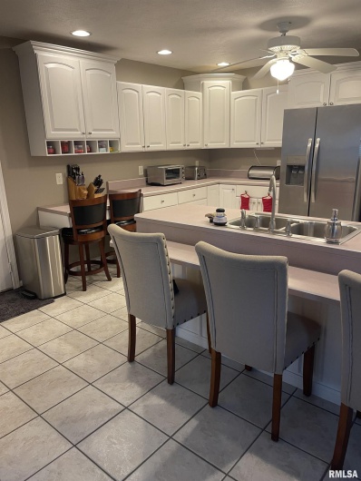 117 Jeremy Drive, Carterville, Illinois 62918, 3 Bedrooms Bedrooms, 0 ,2 BathroomsBathrooms,Residential,For Sale,Jeremy,0,RMAQC4267009