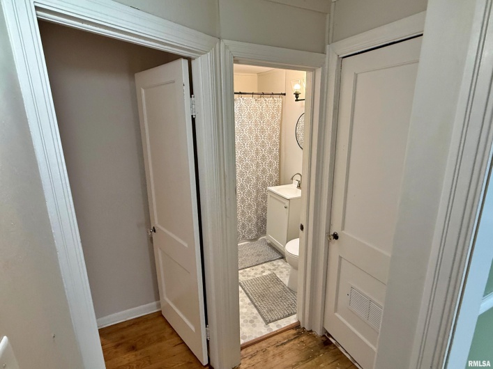 705 CATHERINE Street, Metropolis, Illinois 62960, 2 Bedrooms Bedrooms, 0 ,2 BathroomsBathrooms,Residential,For Sale,CATHERINE,0,RMAEB459586