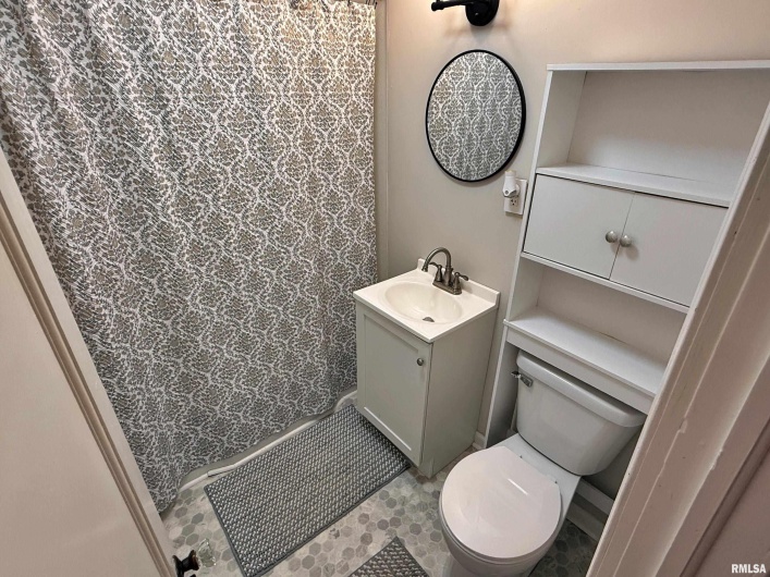 705 CATHERINE Street, Metropolis, Illinois 62960, 2 Bedrooms Bedrooms, 0 ,2 BathroomsBathrooms,Residential,For Sale,CATHERINE,0,RMAEB459586