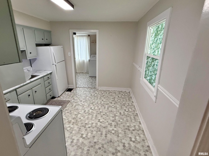 705 CATHERINE Street, Metropolis, Illinois 62960, 2 Bedrooms Bedrooms, 0 ,2 BathroomsBathrooms,Residential,For Sale,CATHERINE,0,RMAEB459586