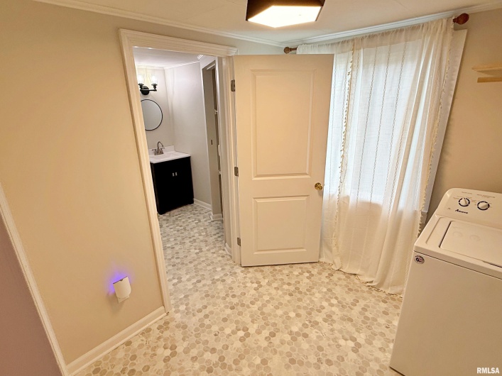 705 CATHERINE Street, Metropolis, Illinois 62960, 2 Bedrooms Bedrooms, 0 ,2 BathroomsBathrooms,Residential,For Sale,CATHERINE,0,RMAEB459586