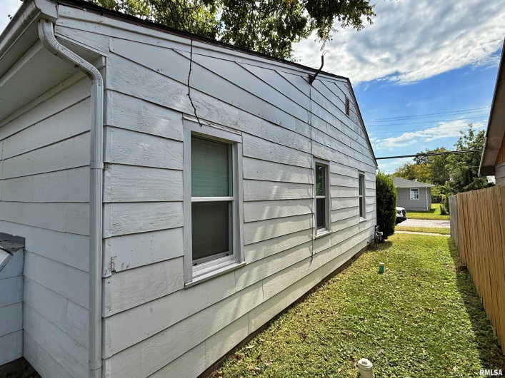 705 CATHERINE Street, Metropolis, Illinois 62960, 2 Bedrooms Bedrooms, 0 ,2 BathroomsBathrooms,Residential,For Sale,CATHERINE,0,RMAEB459586