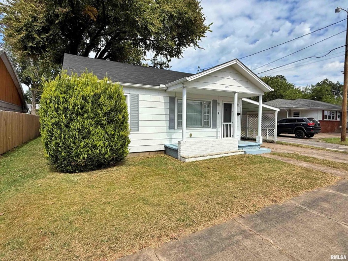 705 CATHERINE Street, Metropolis, Illinois 62960, 2 Bedrooms Bedrooms, 0 ,2 BathroomsBathrooms,Residential,For Sale,CATHERINE,0,RMAEB459586