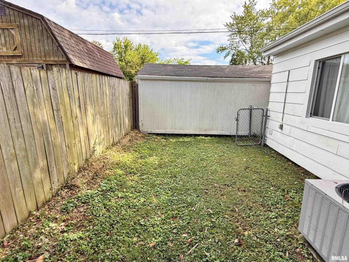 705 CATHERINE Street, Metropolis, Illinois 62960, 2 Bedrooms Bedrooms, 0 ,2 BathroomsBathrooms,Residential,For Sale,CATHERINE,0,RMAEB459586