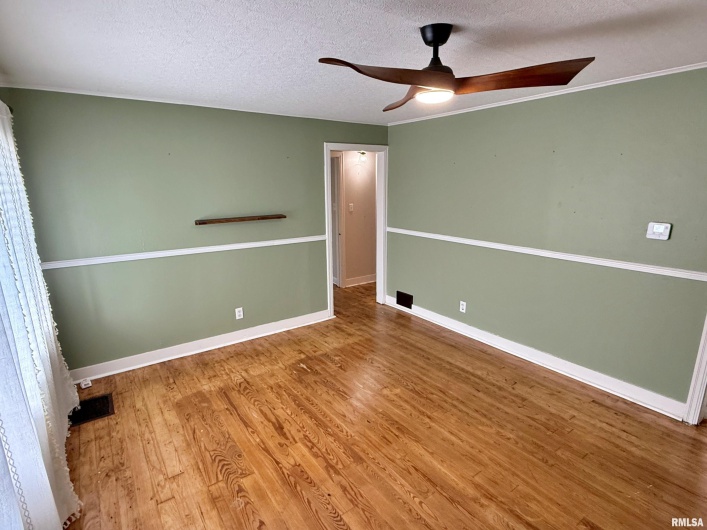 705 CATHERINE Street, Metropolis, Illinois 62960, 2 Bedrooms Bedrooms, 0 ,2 BathroomsBathrooms,Residential,For Sale,CATHERINE,0,RMAEB459586