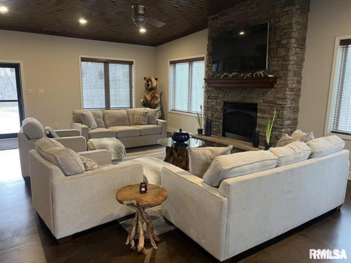 4763 State Route 127 N, Cobden, Illinois 62920, 2 Bedrooms Bedrooms, 0 ,2 BathroomsBathrooms,Residential,For Sale,State Route 127 N,0,RMAEB459587