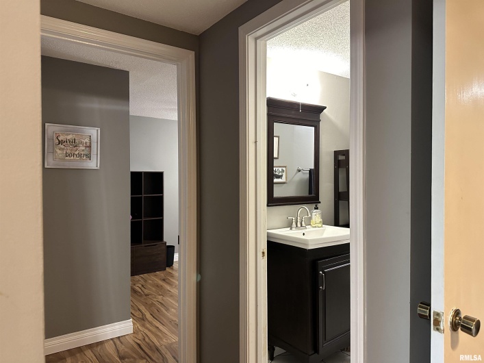 73 Upper Brush Hill Road, Carbondale, Illinois 62901, 3 Bedrooms Bedrooms, 0 ,3 BathroomsBathrooms,Residential,For Sale,Upper Brush Hill,0,RMAEB459213