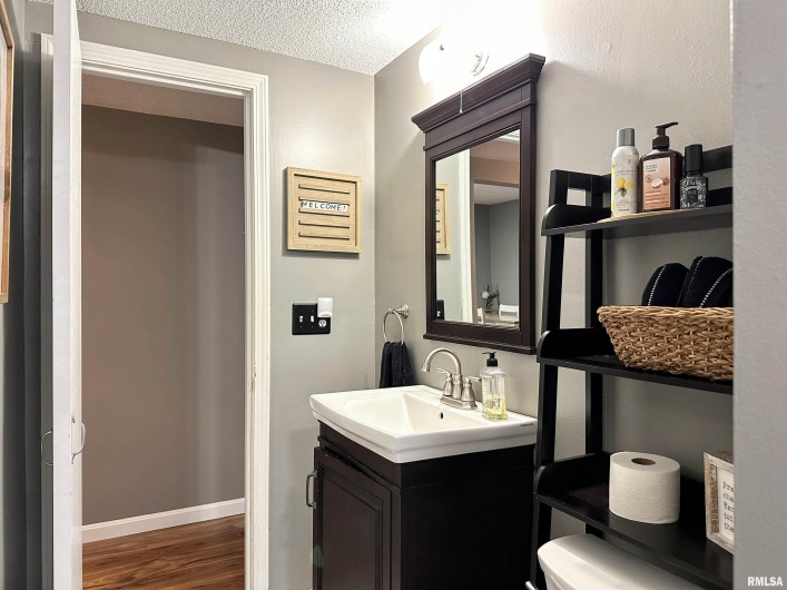 73 Upper Brush Hill Road, Carbondale, Illinois 62901, 3 Bedrooms Bedrooms, 0 ,3 BathroomsBathrooms,Residential,For Sale,Upper Brush Hill,0,RMAEB459213