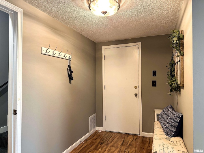 73 Upper Brush Hill Road, Carbondale, Illinois 62901, 3 Bedrooms Bedrooms, 0 ,3 BathroomsBathrooms,Residential,For Sale,Upper Brush Hill,0,RMAEB459213