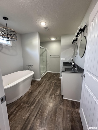 1303 Dew Drop Drive, Marion, Illinois 62959, 3 Bedrooms Bedrooms, 0 ,2 BathroomsBathrooms,Residential,For Sale,Dew Drop,0,RMAEB459601