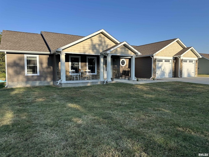 1303 Dew Drop Drive, Marion, Illinois 62959, 3 Bedrooms Bedrooms, 0 ,2 BathroomsBathrooms,Residential,For Sale,Dew Drop,0,RMAEB459601
