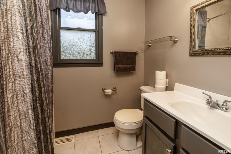 9191 Old Highway 13 Highway, Murphysboro, Illinois 62966, 2 Bedrooms Bedrooms, 0 ,2 BathroomsBathrooms,Residential,For Sale,Old Highway 13,0,RMAEB459501