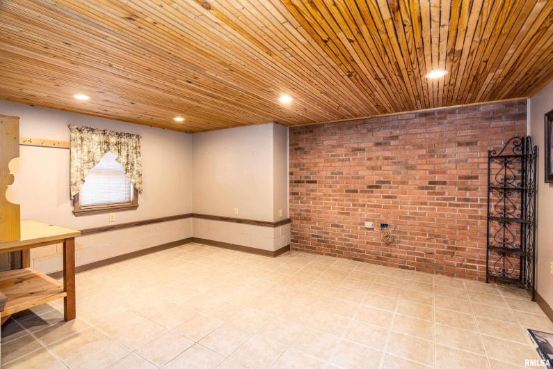 9191 Old Highway 13 Highway, Murphysboro, Illinois 62966, 2 Bedrooms Bedrooms, 0 ,2 BathroomsBathrooms,Residential,For Sale,Old Highway 13,0,RMAEB459501