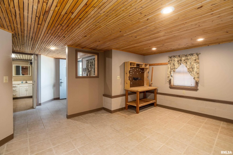 9191 Old Highway 13 Highway, Murphysboro, Illinois 62966, 2 Bedrooms Bedrooms, 0 ,2 BathroomsBathrooms,Residential,For Sale,Old Highway 13,0,RMAEB459501