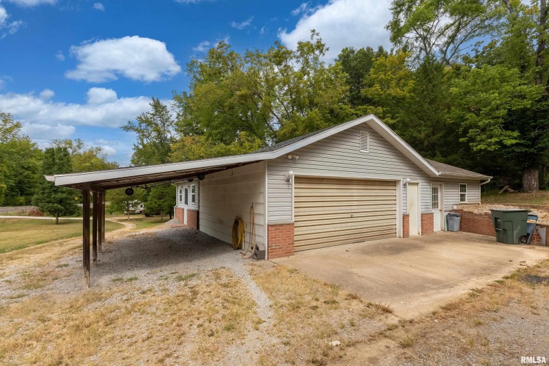 9191 Old Highway 13 Highway, Murphysboro, Illinois 62966, 2 Bedrooms Bedrooms, 0 ,2 BathroomsBathrooms,Residential,For Sale,Old Highway 13,0,RMAEB459501