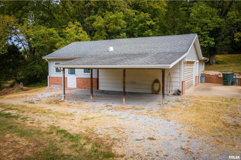 9191 Old Highway 13 Highway, Murphysboro, Illinois 62966, 2 Bedrooms Bedrooms, 0 ,2 BathroomsBathrooms,Residential,For Sale,Old Highway 13,0,RMAEB459501