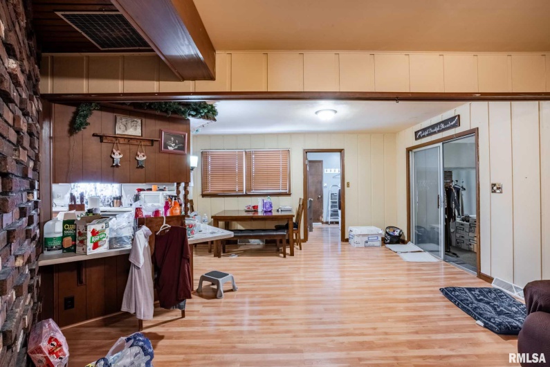 902 FAIRLANE Drive, Marion, Illinois 62959, 3 Bedrooms Bedrooms, 0 ,2 BathroomsBathrooms,Residential,For Sale,FAIRLANE,0,RMAQC4267072