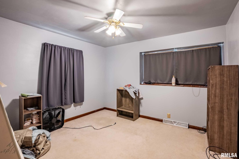 902 FAIRLANE Drive, Marion, Illinois 62959, 3 Bedrooms Bedrooms, 0 ,2 BathroomsBathrooms,Residential,For Sale,FAIRLANE,0,RMAQC4267072