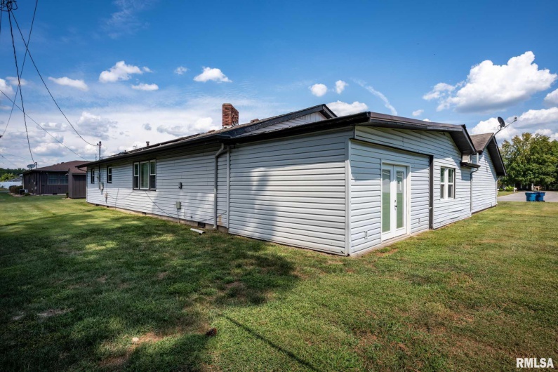 902 FAIRLANE Drive, Marion, Illinois 62959, 3 Bedrooms Bedrooms, 0 ,2 BathroomsBathrooms,Residential,For Sale,FAIRLANE,0,RMAQC4267072