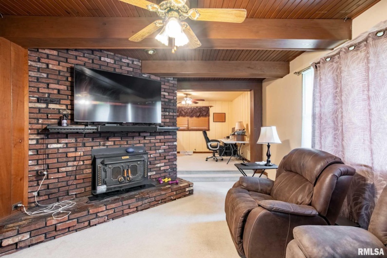 902 FAIRLANE Drive, Marion, Illinois 62959, 3 Bedrooms Bedrooms, 0 ,2 BathroomsBathrooms,Residential,For Sale,FAIRLANE,0,RMAQC4267072