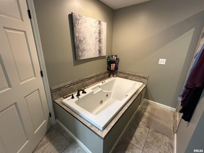 604 Shoal Creek Road, Murphysboro, Illinois 62966, 4 Bedrooms Bedrooms, 0 ,3 BathroomsBathrooms,Residential,For Sale,Shoal Creek,0,RMAEB459614