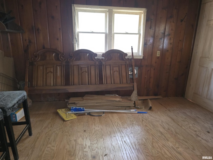 406 WASHINGTON Street, Carbondale, Illinois 62901, 2 Bedrooms Bedrooms, 0 ,1 BathroomBathrooms,Residential,For Sale,WASHINGTON,0,RMAEB459616