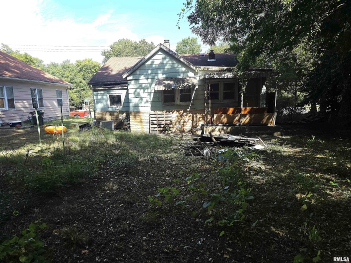 406 WASHINGTON Street, Carbondale, Illinois 62901, 2 Bedrooms Bedrooms, 0 ,1 BathroomBathrooms,Residential,For Sale,WASHINGTON,0,RMAEB459616
