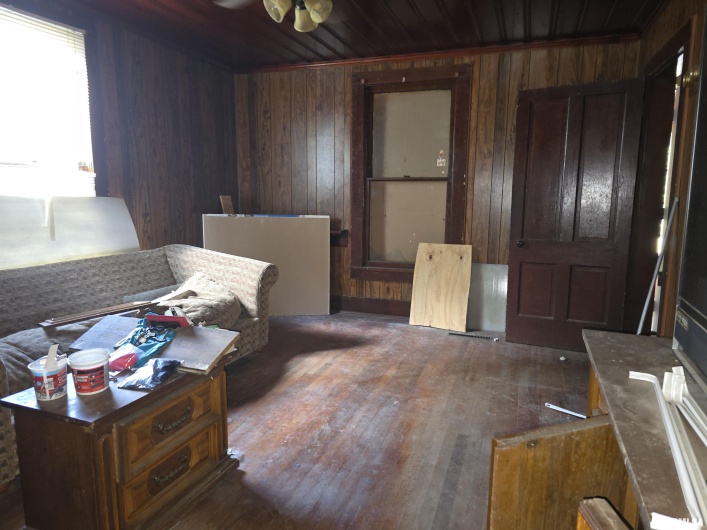 406 WASHINGTON Street, Carbondale, Illinois 62901, 2 Bedrooms Bedrooms, 0 ,1 BathroomBathrooms,Residential,For Sale,WASHINGTON,0,RMAEB459616
