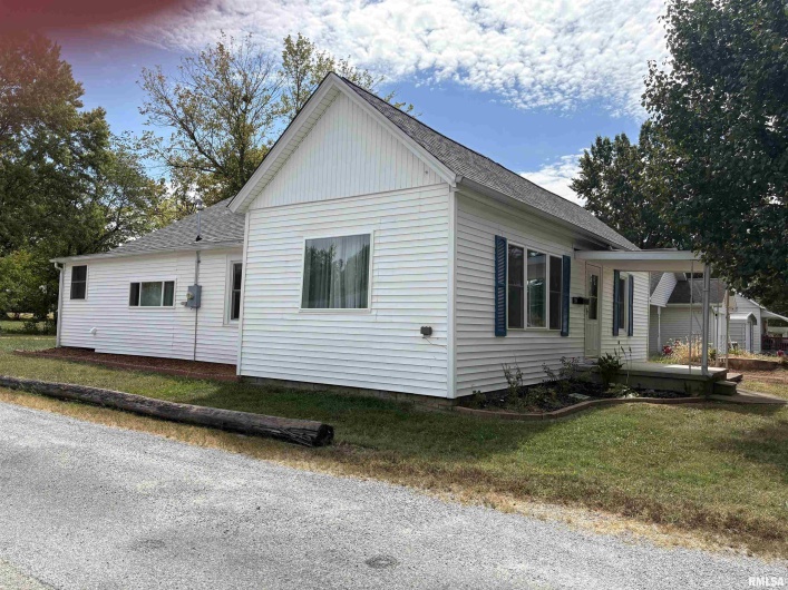 504 MULBERRY Street, Carterville, Illinois 62918, 2 Bedrooms Bedrooms, 0 ,1 BathroomBathrooms,Residential,For Sale,MULBERRY,0,RMAEB459617