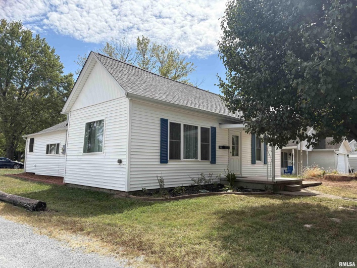 504 MULBERRY Street, Carterville, Illinois 62918, 2 Bedrooms Bedrooms, 0 ,1 BathroomBathrooms,Residential,For Sale,MULBERRY,0,RMAEB459617