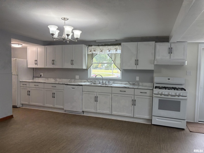 504 MULBERRY Street, Carterville, Illinois 62918, 2 Bedrooms Bedrooms, 0 ,1 BathroomBathrooms,Residential,For Sale,MULBERRY,0,RMAEB459617