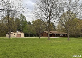 2705 Cobden School Road, Cobden, Illinois 62920, 3 Bedrooms Bedrooms, 0 ,2 BathroomsBathrooms,Residential,For Sale,Cobden School,0,RMAQC4267085