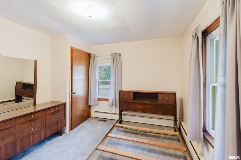 206 HUNTER Street, Marion, Illinois 62959, 2 Bedrooms Bedrooms, 0 ,1 BathroomBathrooms,Residential,For Sale,HUNTER,0,RMAQC4267098