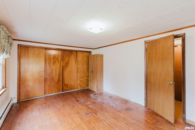 206 HUNTER Street, Marion, Illinois 62959, 2 Bedrooms Bedrooms, 0 ,1 BathroomBathrooms,Residential,For Sale,HUNTER,0,RMAQC4267098