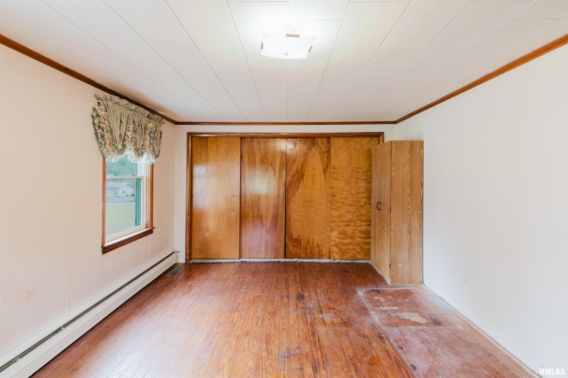 206 HUNTER Street, Marion, Illinois 62959, 2 Bedrooms Bedrooms, 0 ,1 BathroomBathrooms,Residential,For Sale,HUNTER,0,RMAQC4267098