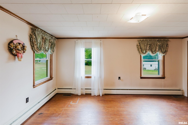 206 HUNTER Street, Marion, Illinois 62959, 2 Bedrooms Bedrooms, 0 ,1 BathroomBathrooms,Residential,For Sale,HUNTER,0,RMAQC4267098