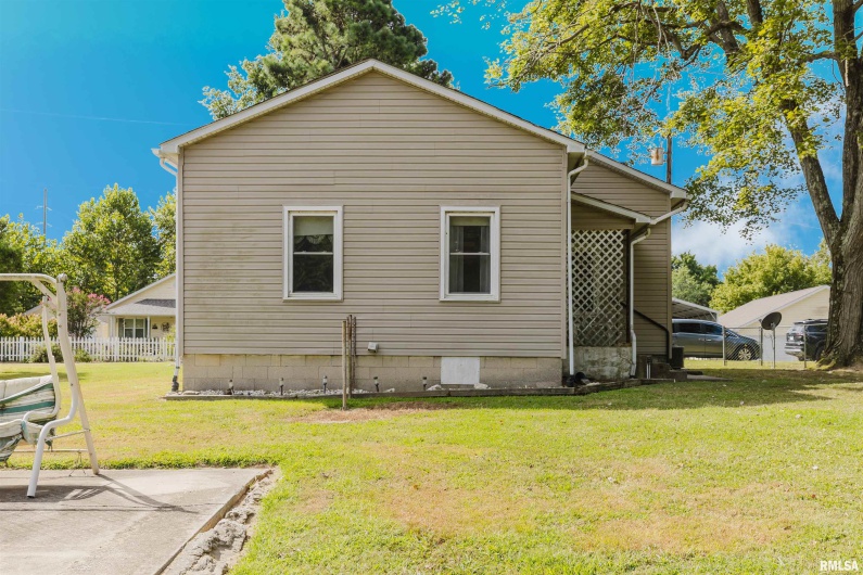 206 HUNTER Street, Marion, Illinois 62959, 2 Bedrooms Bedrooms, 0 ,1 BathroomBathrooms,Residential,For Sale,HUNTER,0,RMAQC4267098